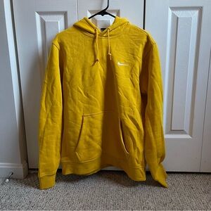 Men’s Nike Sportswear hoodie size large